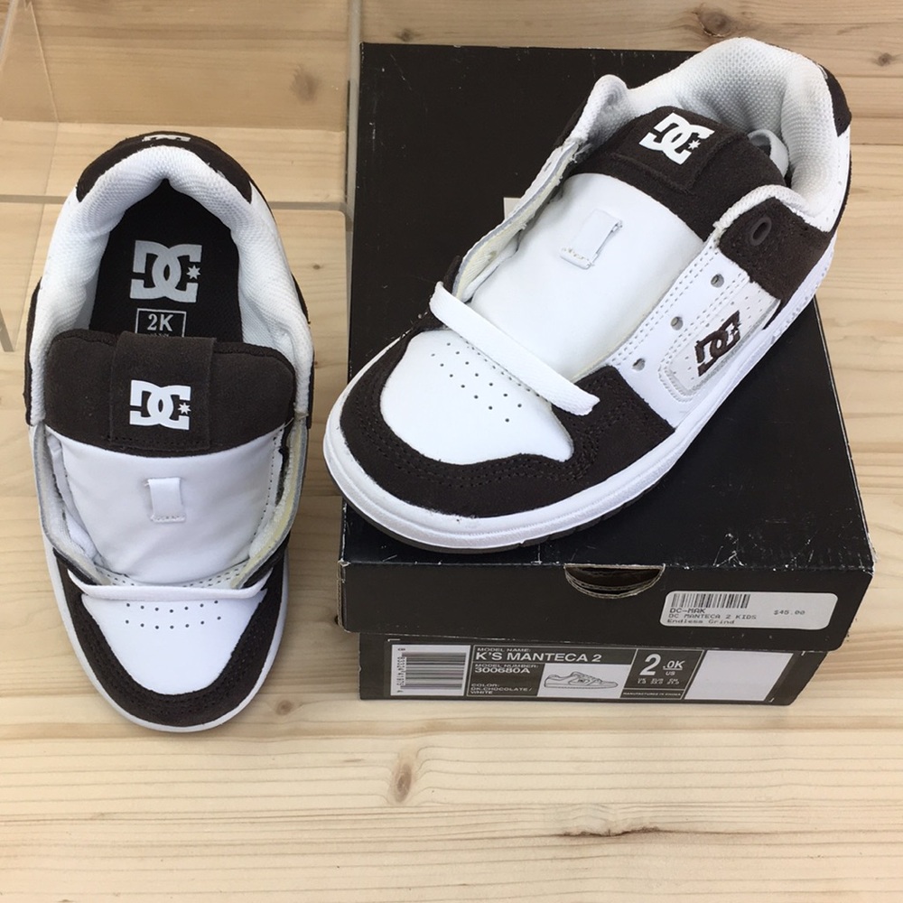 DC Manteca 2 Dark Chocolate & White Youth NIB